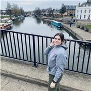 Profesora de apoyo escolar para alumnos de distintos niveles en distintas materias